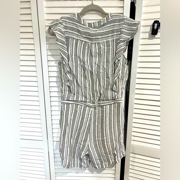 Striped Ruffle Romper - Picture 3 of 3